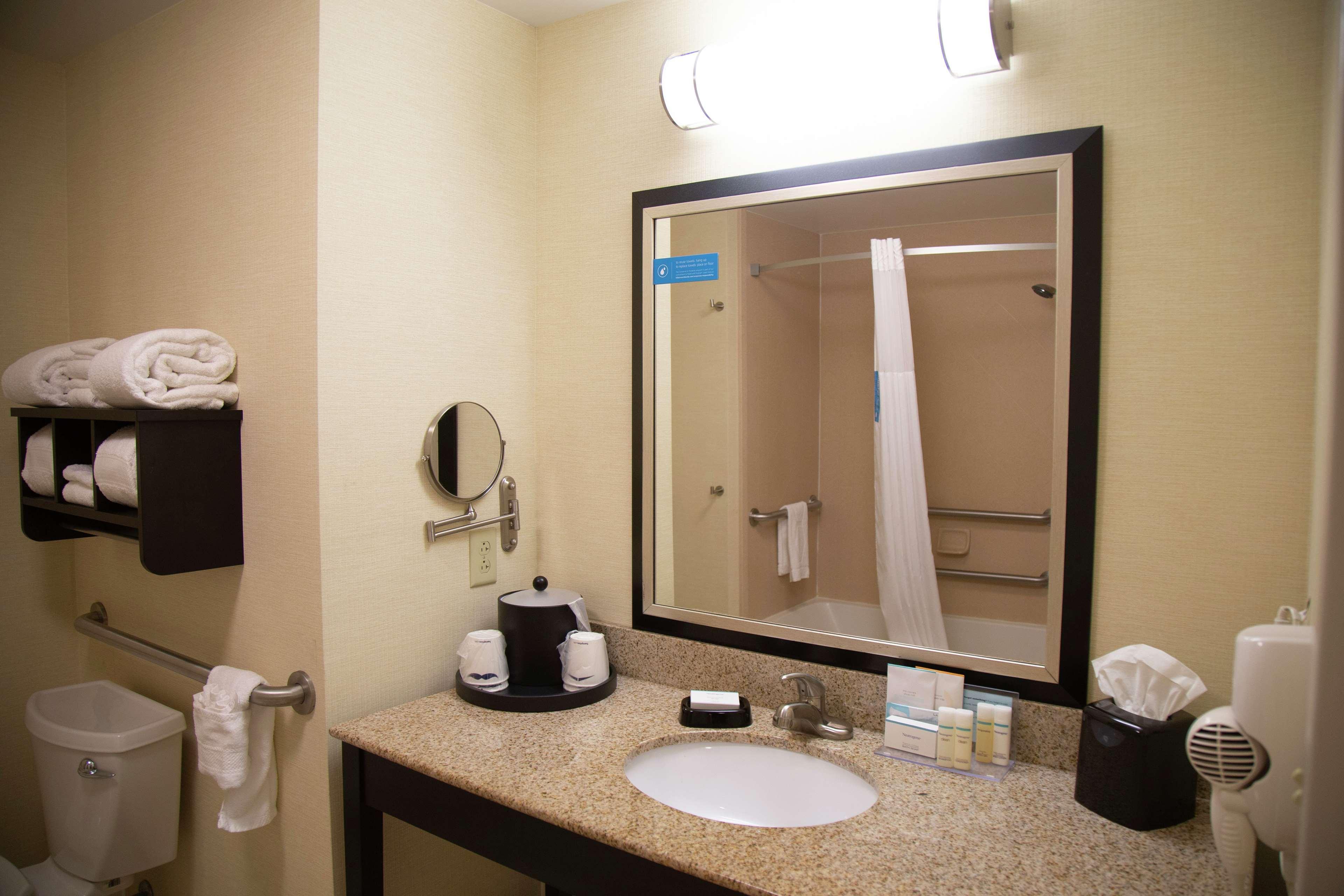 Hampton Inn & Suites Sharon West Middlesex Exteriér fotografie