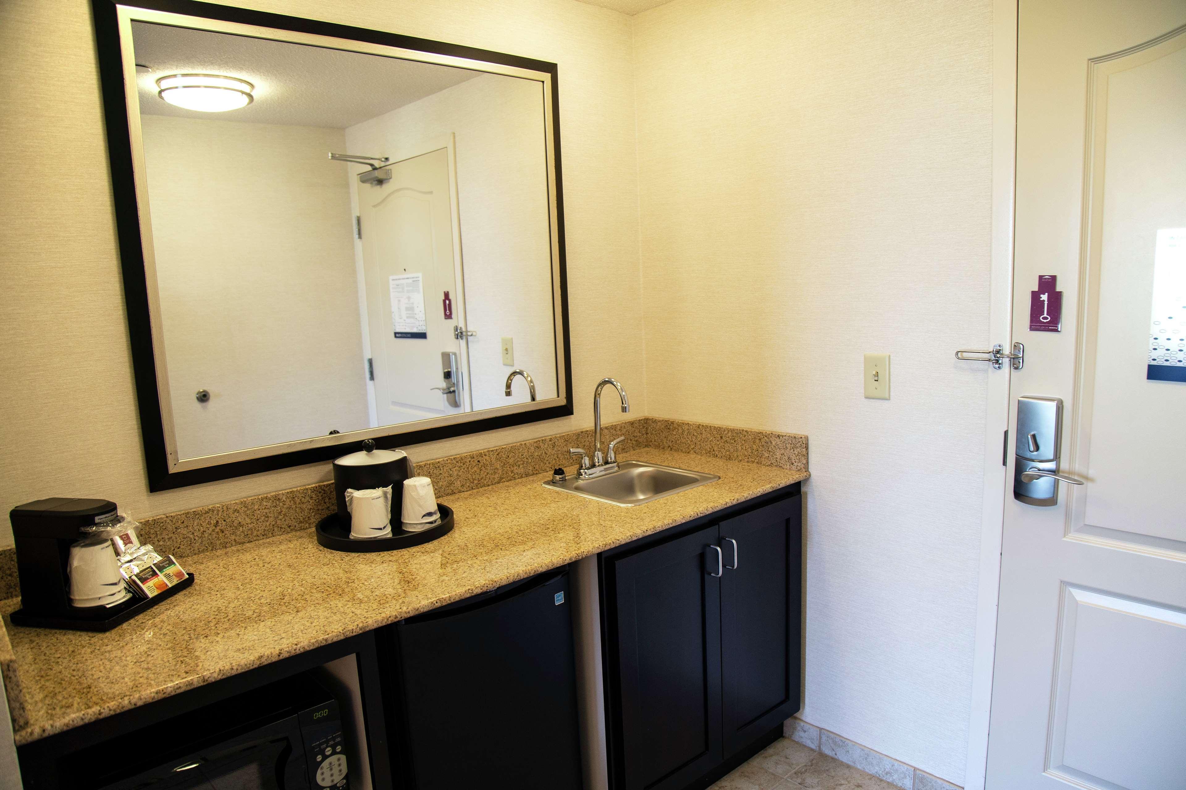 Hampton Inn & Suites Sharon West Middlesex Exteriér fotografie