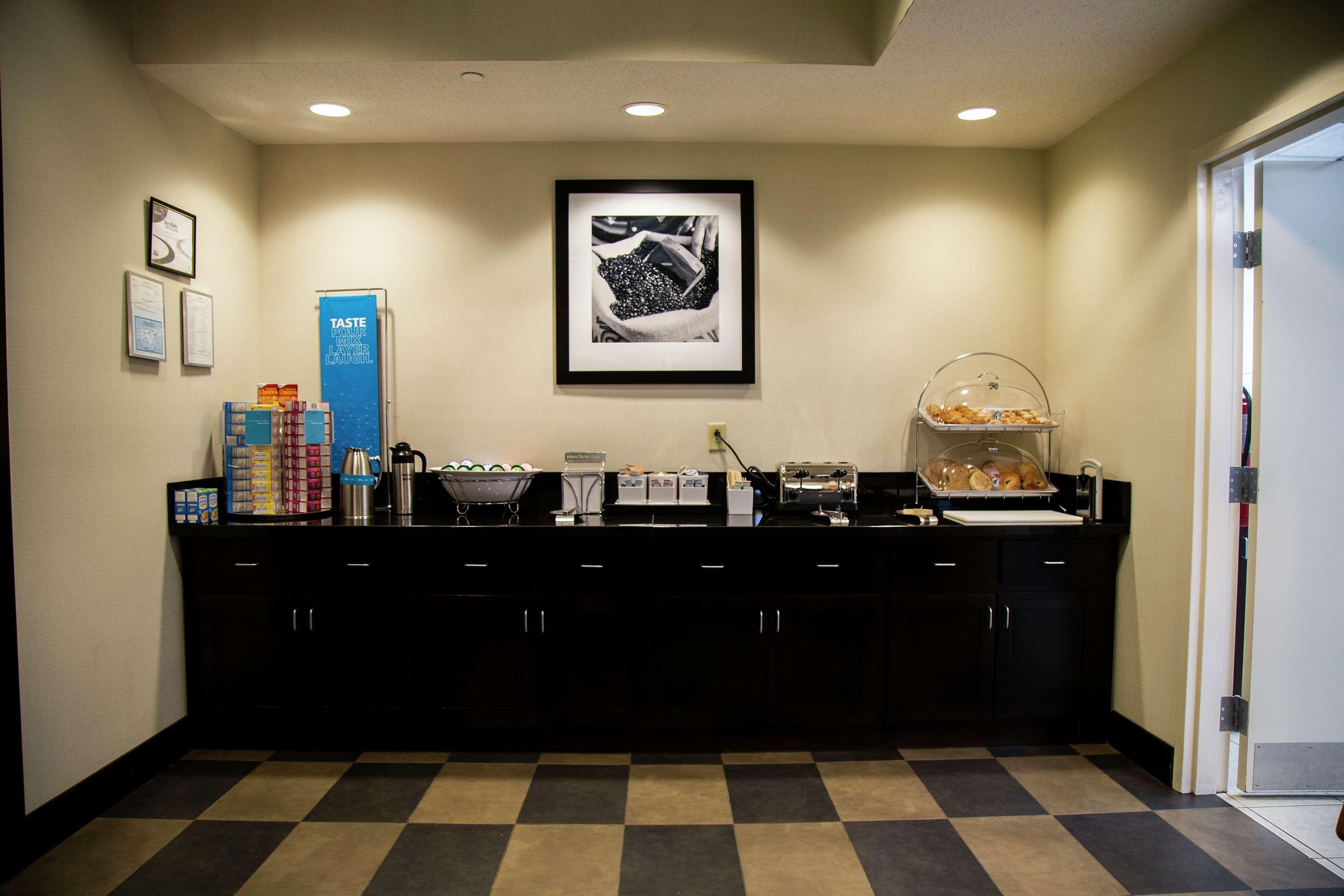 Hampton Inn & Suites Sharon West Middlesex Exteriér fotografie